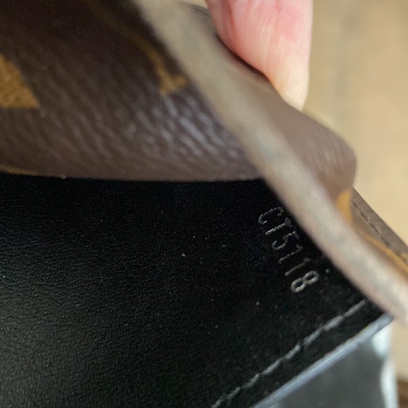 Louis Vuitton, men’s or women’s wallet - Picture 11 of 13